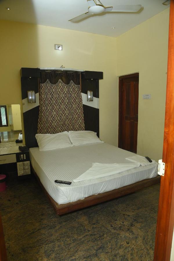 Thiruchendur Stayz Vairavel Residency Tiruchchendūr المظهر الخارجي الصورة