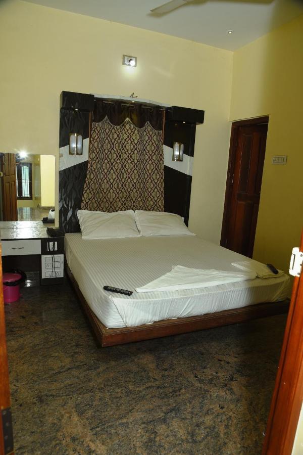 Thiruchendur Stayz Vairavel Residency Tiruchchendūr المظهر الخارجي الصورة